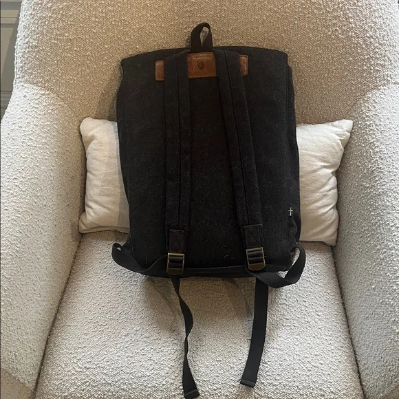 Fjallraven Felt Backpack - Picture 2 of 4